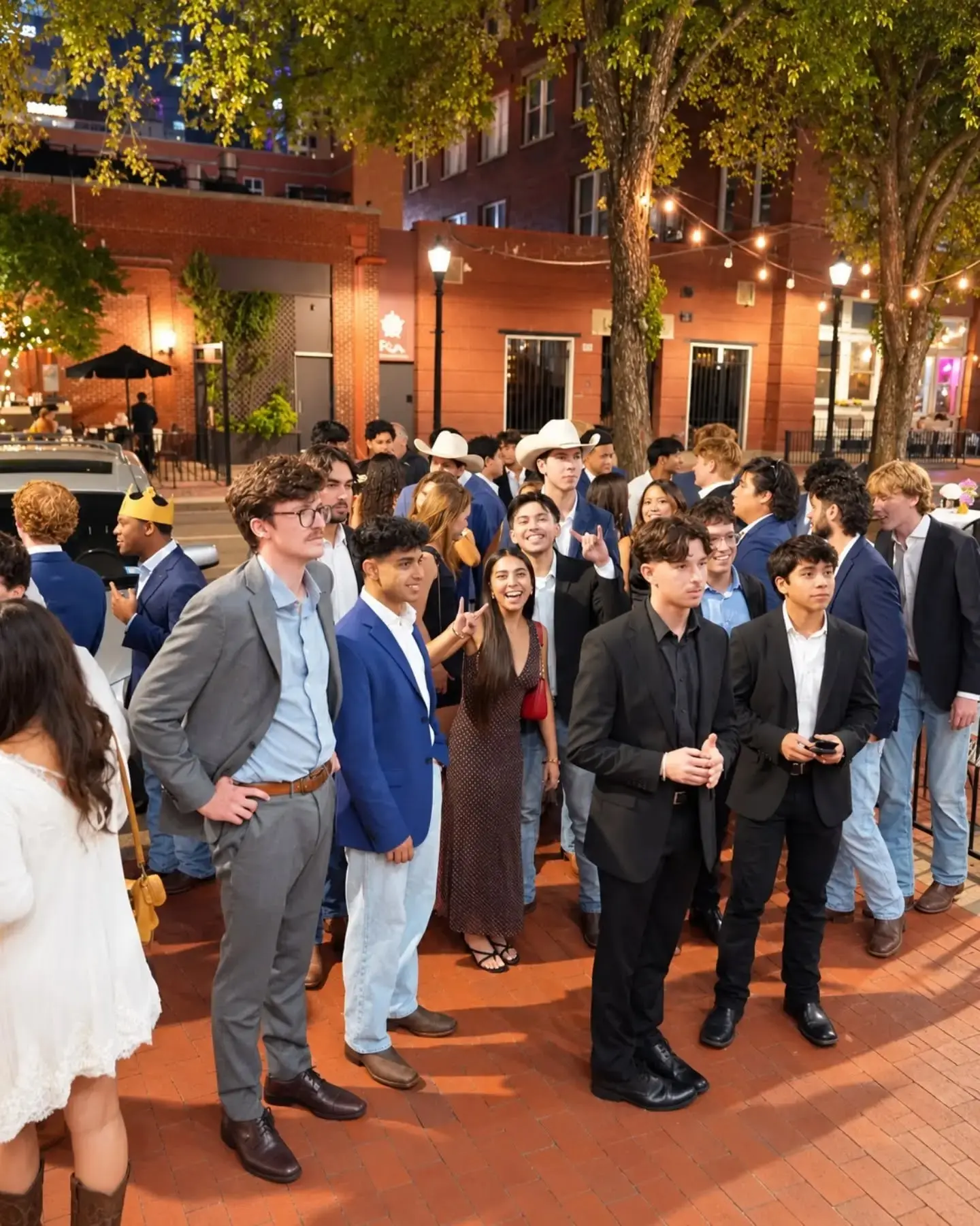 How to book a Friendsgiving dinner for a big group in downtown Dallas