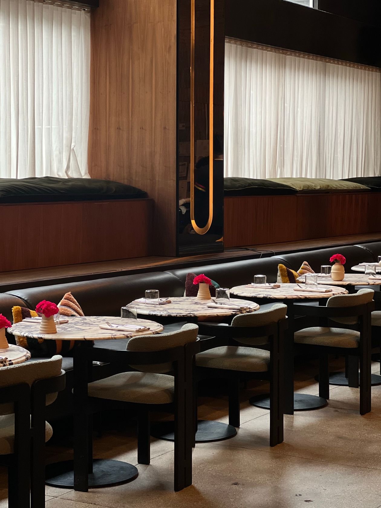 The layout you choose changes how many guests fit comfortably. Photo by Planka on Pexels.
